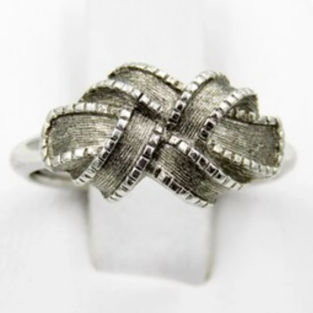 Avon Ribbon adjustable Ring - Picture 1 of 2